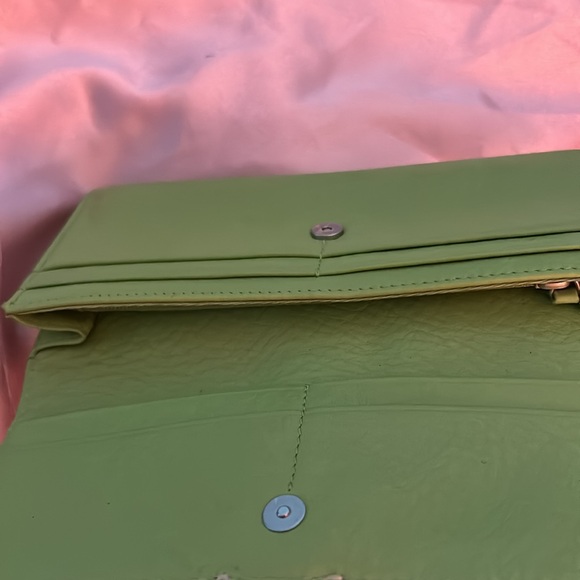 Lime green Talbots leather wallet - Picture 5 of 8